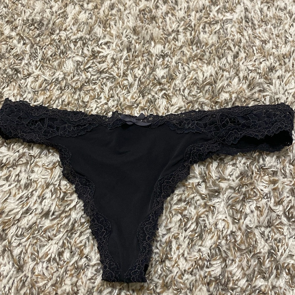 Victorias Secret black thong size small no tags